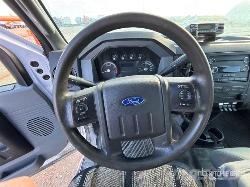 Ford F-350 XL 4x4 Crew Cab Pickup Otras furgonetas