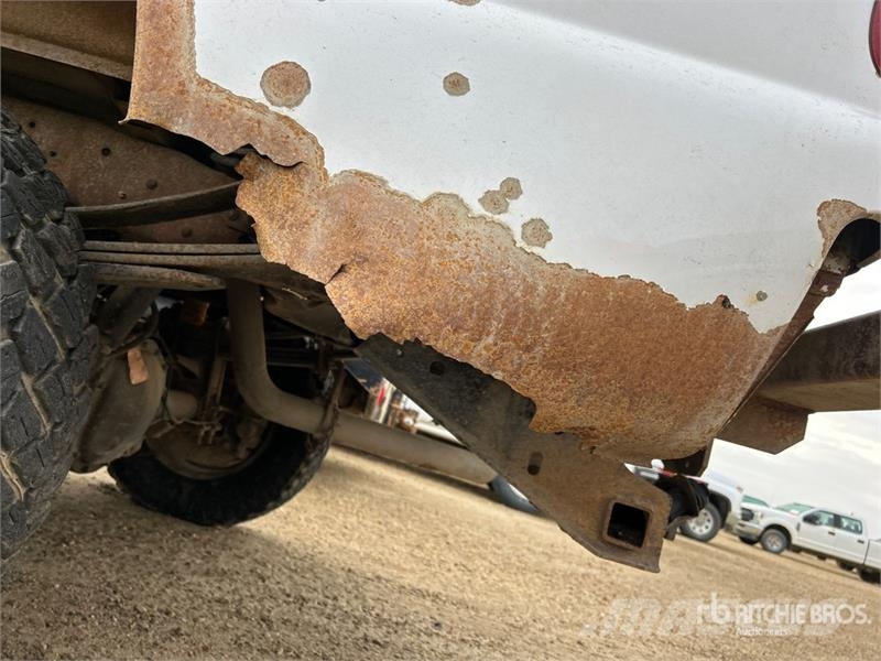 Ford F-350 XL 4x4 Crew Cab Pickup (Inoperable) Egyéb