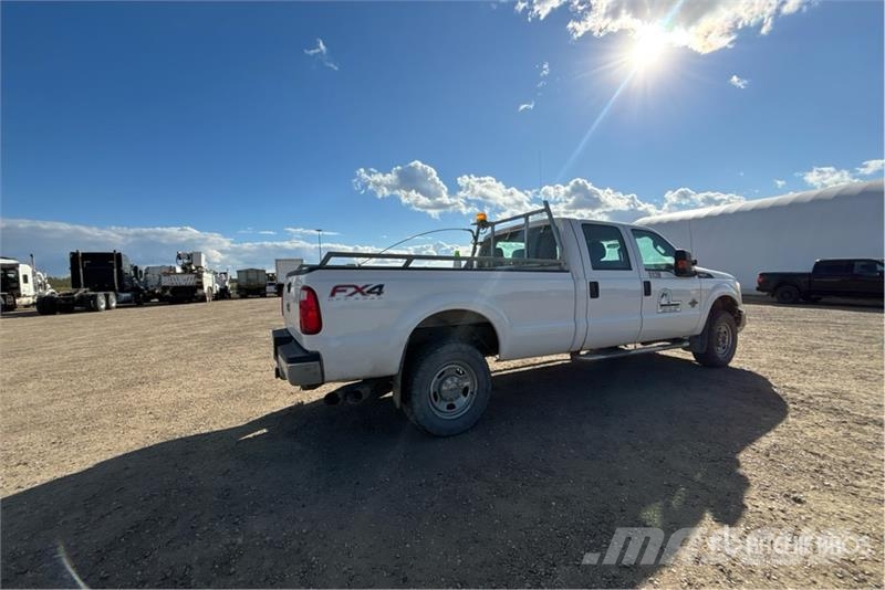 Ford F-350 XL 4x4 Crew Cab Pickup Otras furgonetas