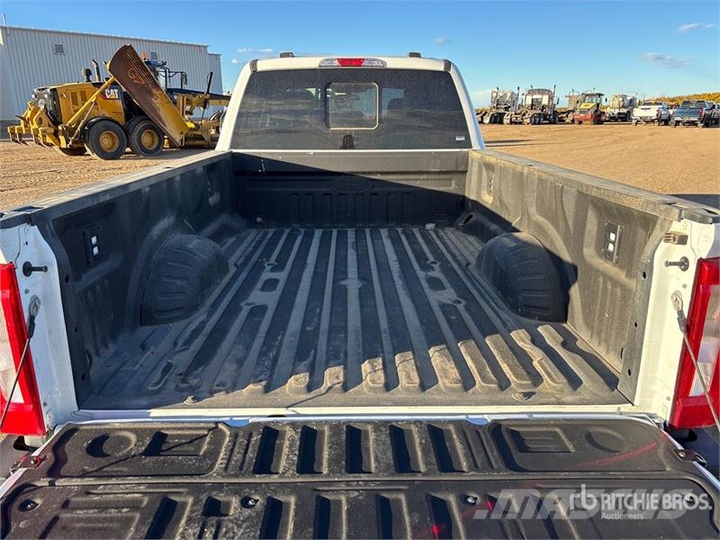 Ford F-350 XL 4x4 Crew Cab Pickup Other