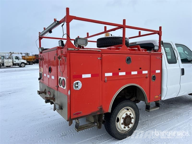 Ford F-350 XL 4x4 Extended Cab Utility Truck Pickup/Sideaflæsning