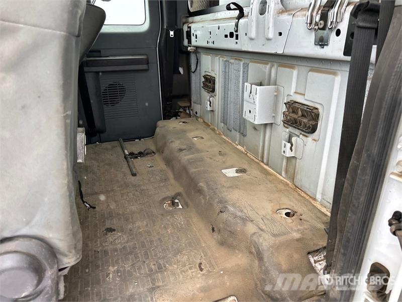 Ford F-350 XL 4x4 Extended Cab Utility Truck Pickup/Sideaflæsning