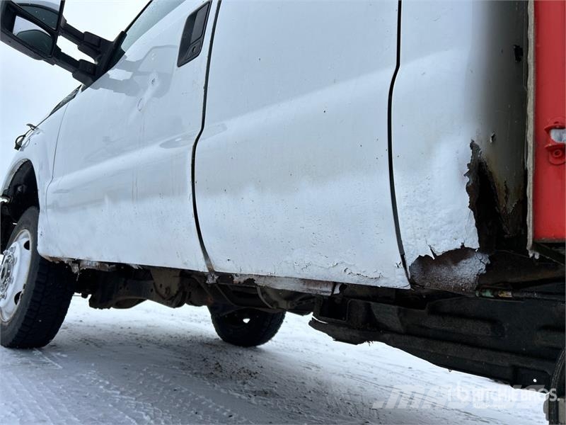 Ford F-350 XL 4x4 Extended Cab Utility Truck Pickup/Sideaflæsning
