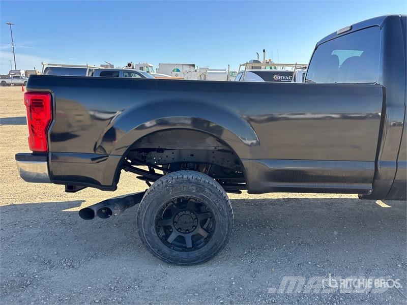 Ford F-350 XL 4x4 Pickup Ostalo