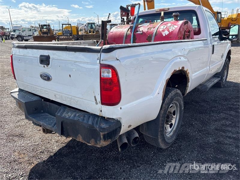 Ford F-350 XL 4x4 Pickup Прочие фургоны