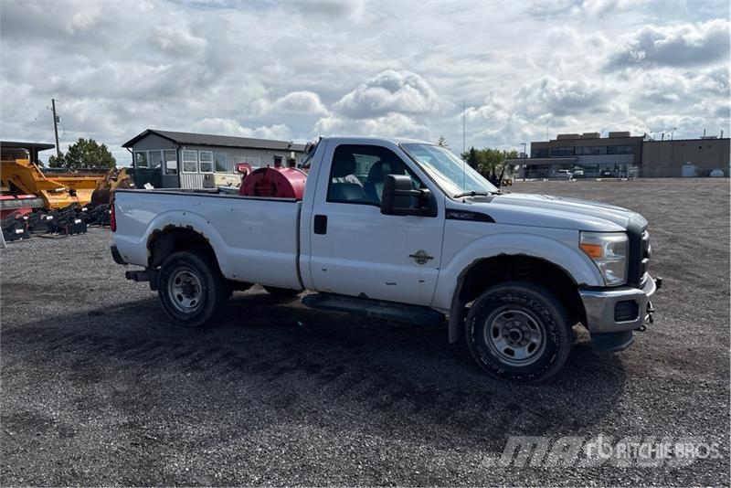 Ford F-350 XL 4x4 Pickup Прочие фургоны