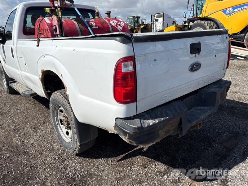 Ford F-350 XL 4x4 Pickup Прочие фургоны