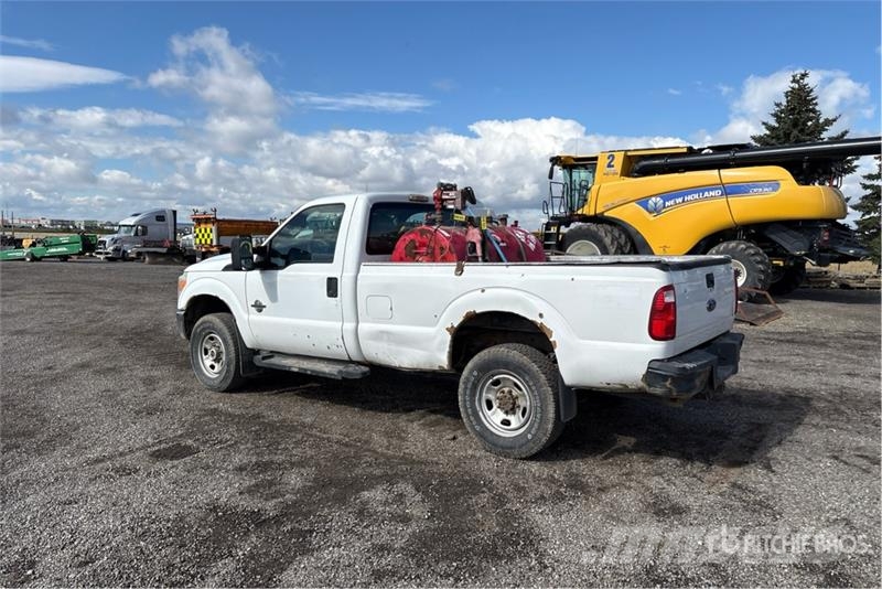 Ford F-350 XL 4x4 Pickup Прочие фургоны