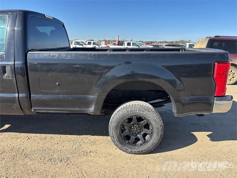 Ford F-350 XL 4x4 Pickup Ostalo