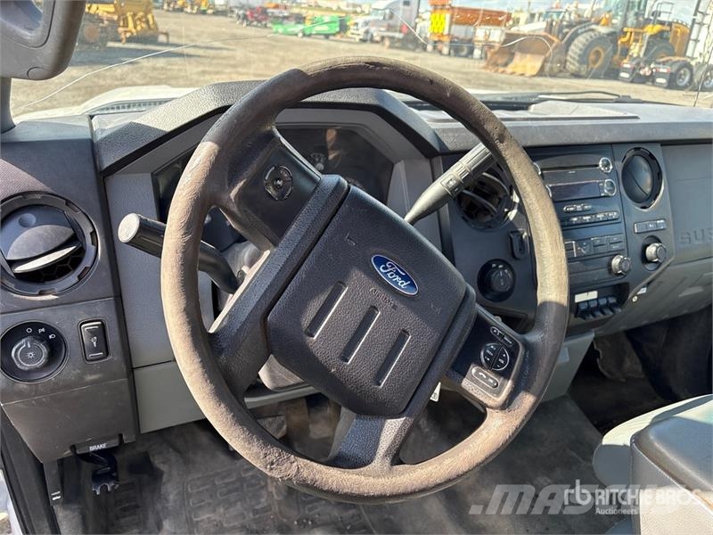 Ford F-350 XL 4x4 Pickup Прочие фургоны