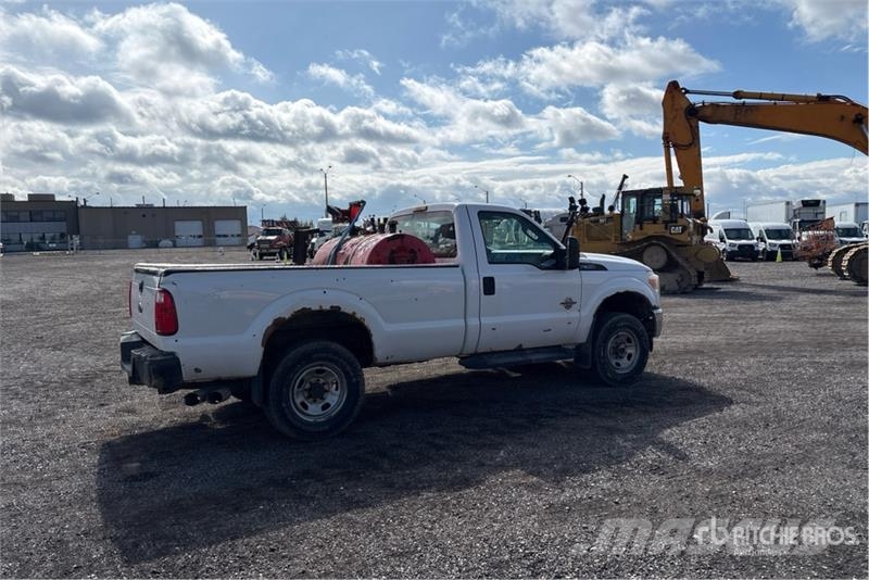 Ford F-350 XL 4x4 Pickup Прочие фургоны