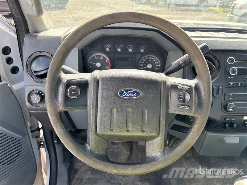Ford F-350 XL 4x4 Pickup Прочие фургоны