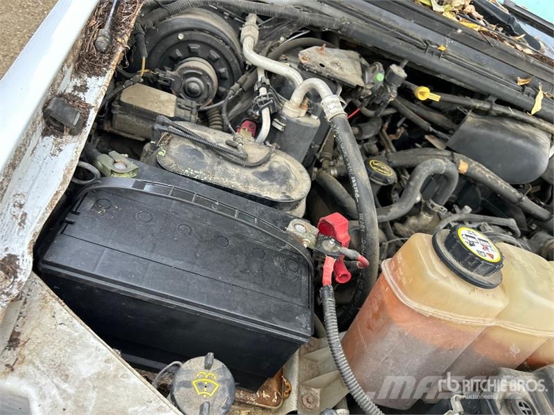 Ford F-350 XLT 4x2 Service Truck (Inoperable) Kis teherszállító/Platós kocsi