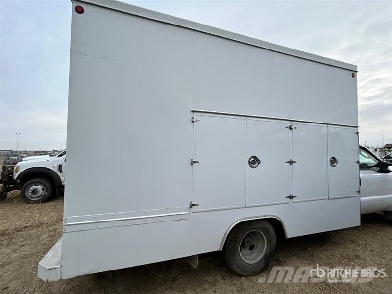 Ford F-350 XLT 4x2 Service Truck (Inoperable) Kis teherszállító/Platós kocsi