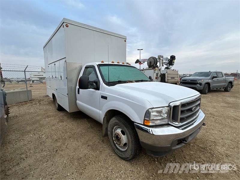 Ford F-350 XLT 4x2 Service Truck (Inoperable) Kis teherszállító/Platós kocsi