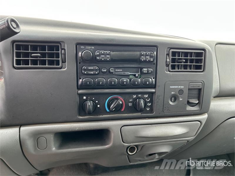 Ford F-350 XLT 4x2 Utility Truck (Inoperable) Pik up kamioni