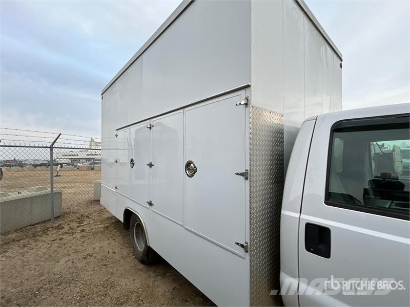 Ford F-350 XLT 4x2 Utility Truck (Inoperable) Pik up kamioni