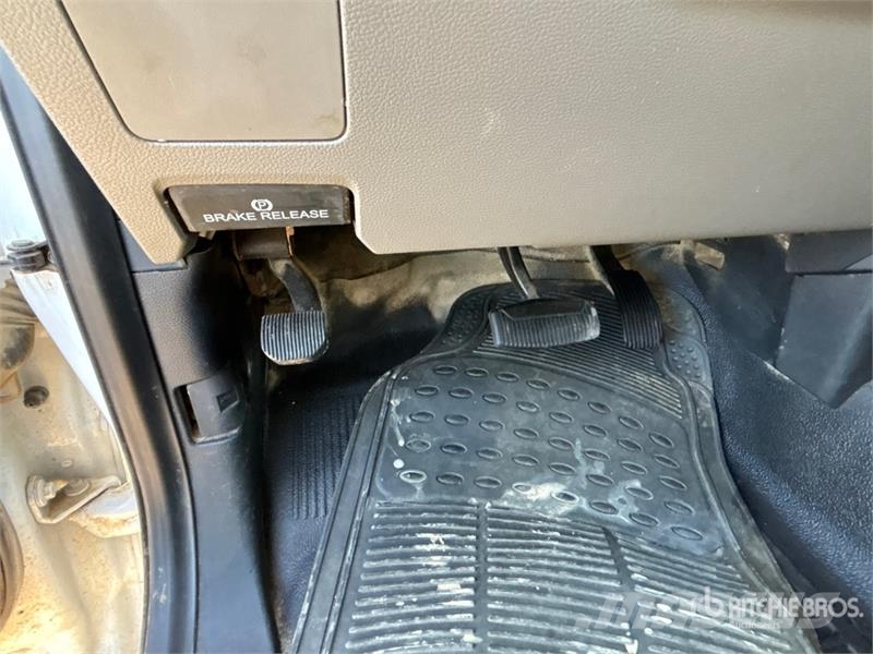 Ford F-350 XLT 4x4 Crew Cab Pickup Ostalo