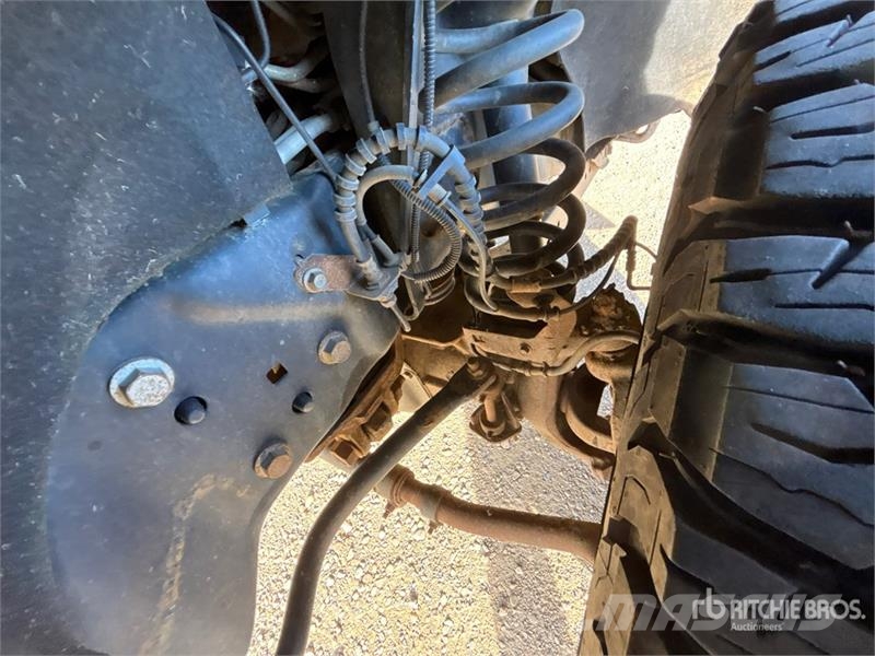 Ford F-350 XLT 4x4 Crew Cab Pickup Ostalo