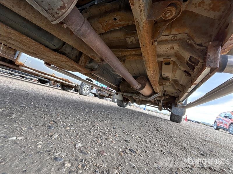 Ford F-350 XLT 4x4 Crew Cab Pickup 其他