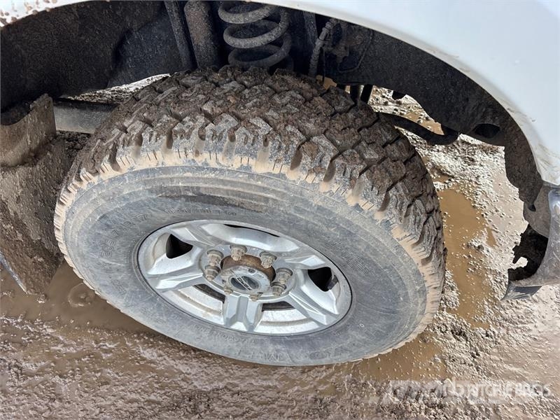 Ford F-350 XLT 4x4 Crew Cab Pickup 其他