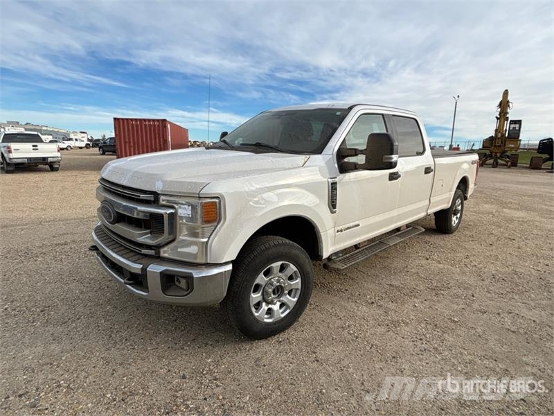 Ford F-350 XLT 4x4 Crew Cab Pickup (Inoperable) Övriga bilar