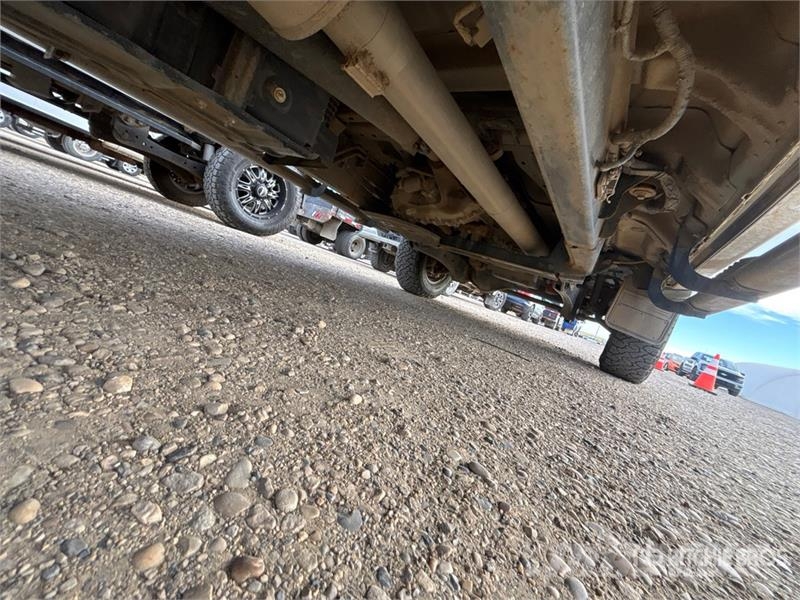 Ford F-350 XLT 4x4 Crew Cab Pickup Ostalo