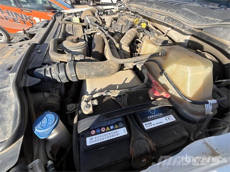 Ford F-350 XLT 4x4 Crew Cab Pickup Ostalo