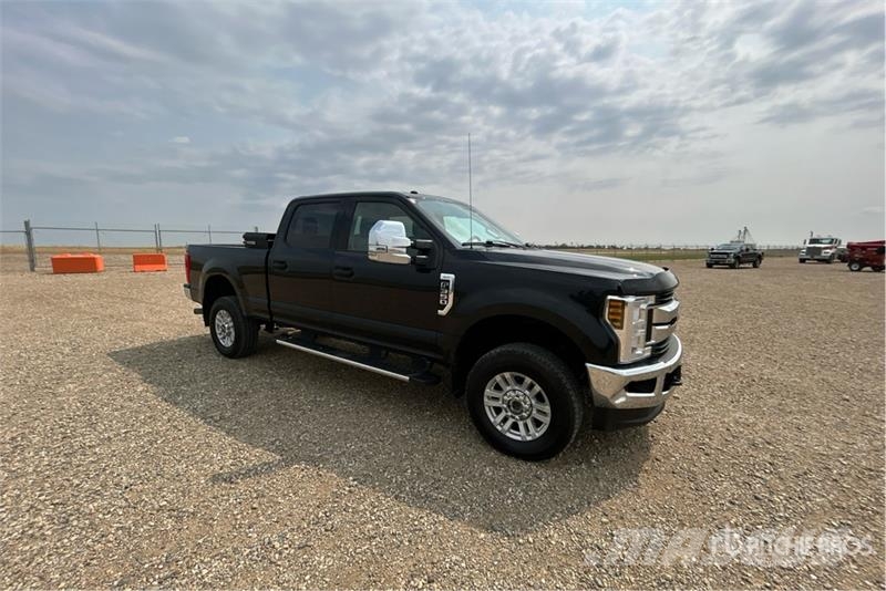 Ford F-350 XLT 4x4 Crew Cab Pickup Άλλα Vans