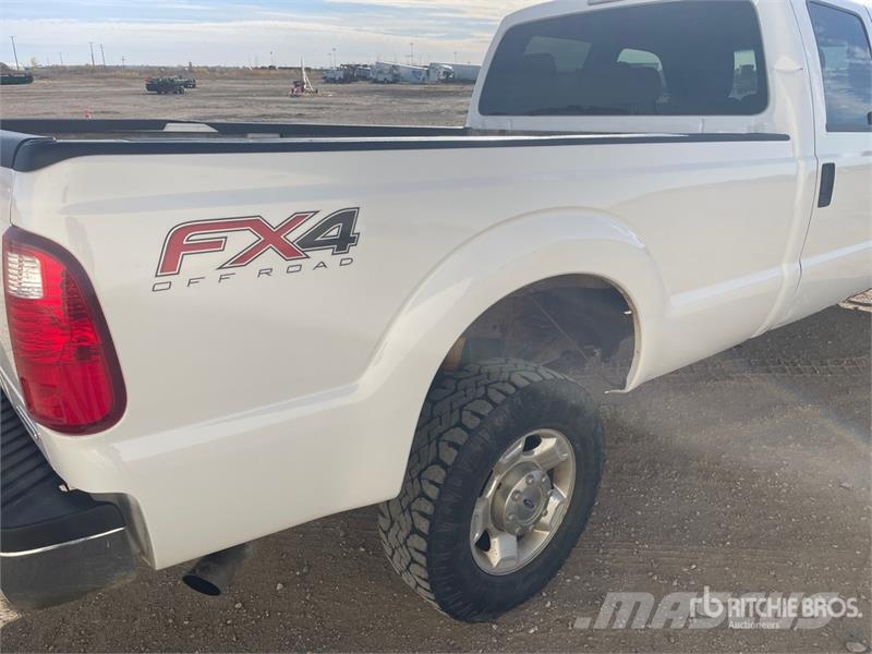 Ford F-350 XLT 4x4 Crew Cab SD Crew Cab 4WD Pickup Otras furgonetas