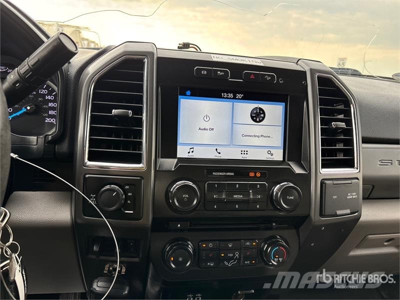Ford F-350 XLT 4x4 Crew Cab Pickup Ostalo