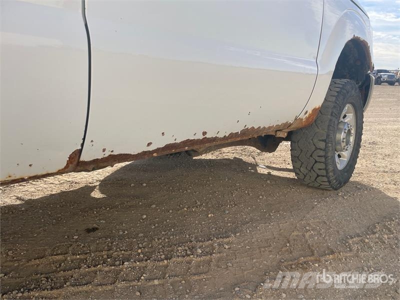 Ford F-350 XLT 4x4 Crew Cab SD Crew Cab 4WD Pickup Otras furgonetas