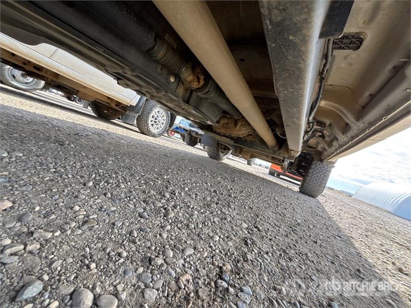 Ford F-350 XLT 4x4 Crew Cab Pickup Ostalo