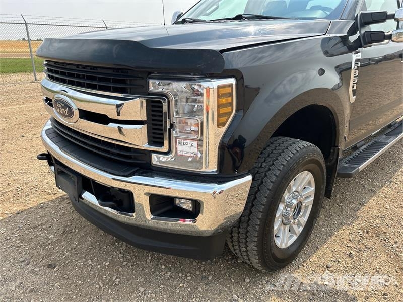 Ford F-350 XLT 4x4 Crew Cab Pickup Άλλα Vans