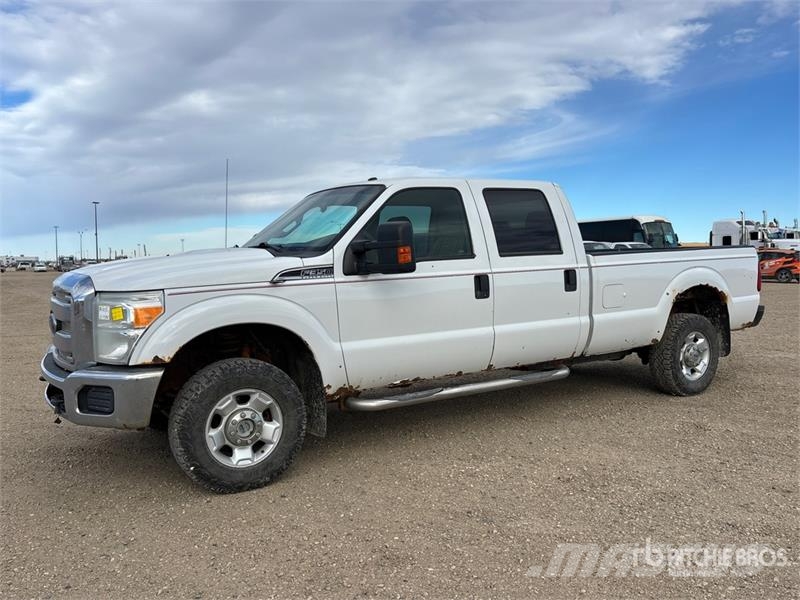 Ford F-350 XLT 4x4 Crew Cab Pickup 其他