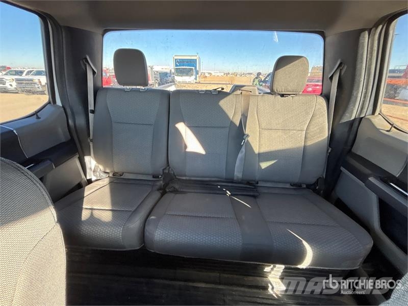 Ford F-350 XLT 4x4 Crew Cab Pickup Ostalo