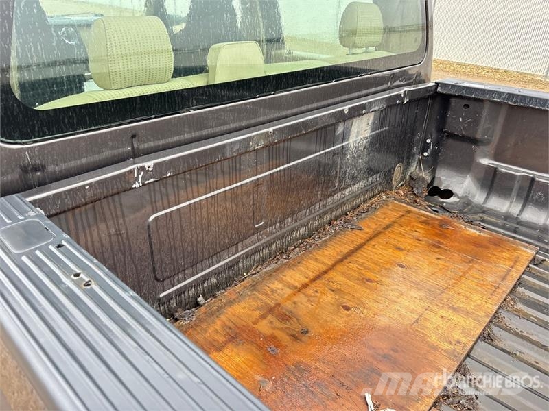 Ford F-350 XLT 4x4 Crew Cab Pickup Andre varebiler