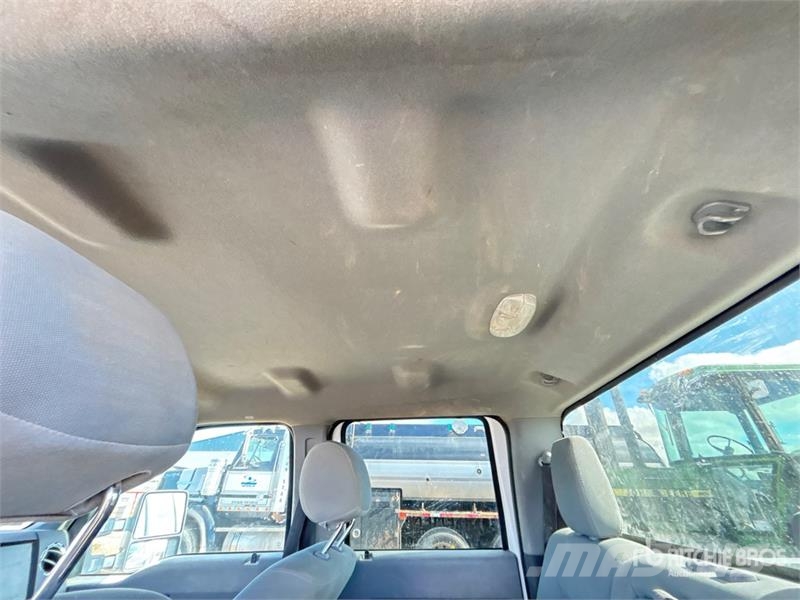Ford F-350 XLT 4x4 Crew Cab Pickup Drugi