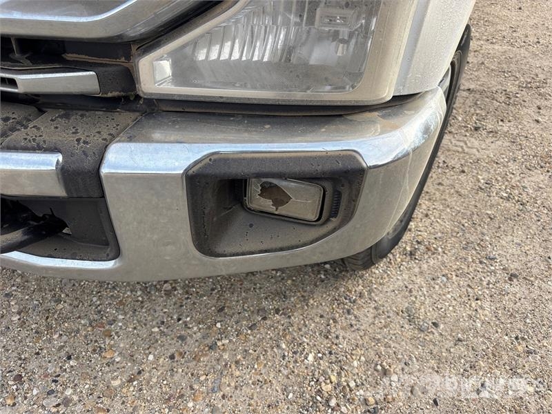 Ford F-350 XLT 4x4 Crew Cab Pickup (Inoperable) Övriga bilar