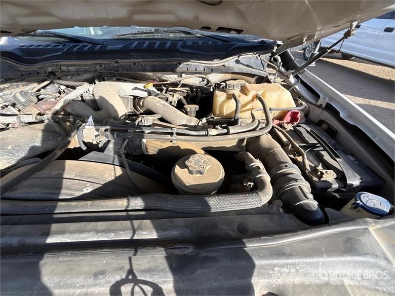 Ford F-350 XLT 4x4 Crew Cab Pickup Ostalo