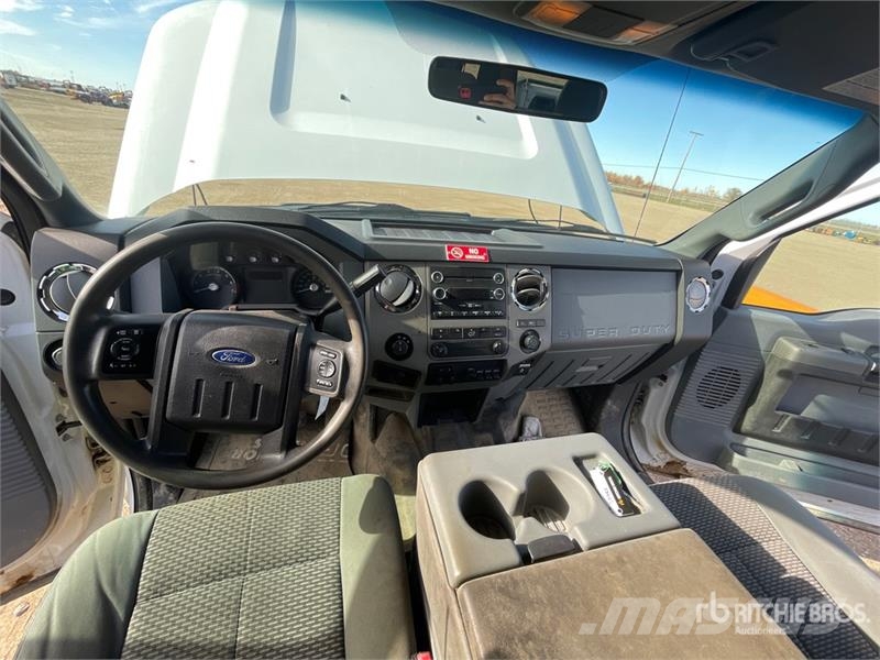 Ford F-350 XLT 4x4 Crew Cab SD Crew Cab 4WD Pickup Otras furgonetas