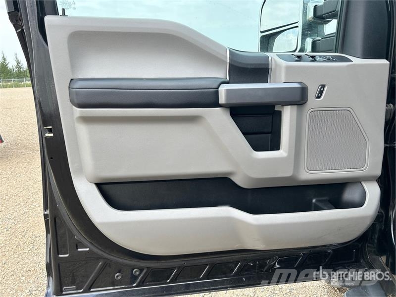 Ford F-350 XLT 4x4 Crew Cab Pickup Άλλα Vans