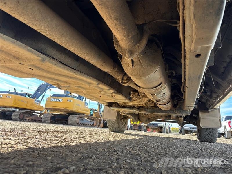 Ford F-350 XLT 4x4 Crew Cab Pickup Прочие фургоны