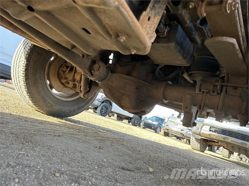 Ford F-350 XLT 4x4 Crew Cab Pickup أخرى
