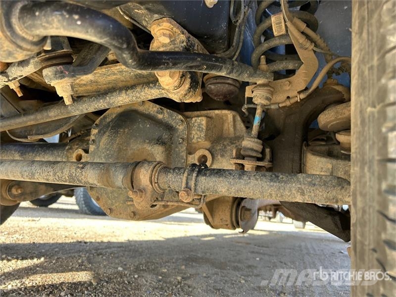 Ford F-350 XLT 4x4 Crew Cab Pickup أخرى