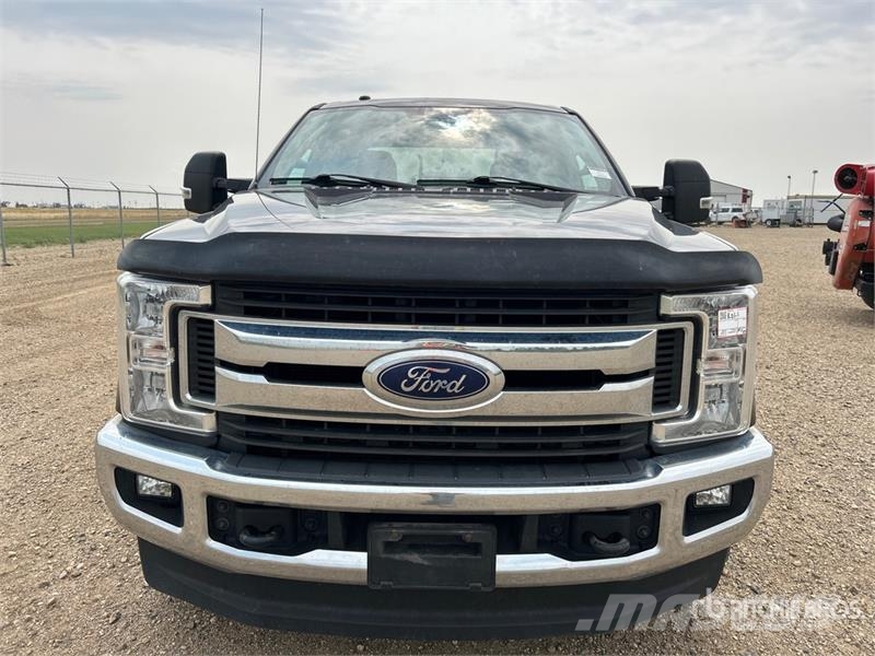 Ford F-350 XLT 4x4 Crew Cab Pickup Άλλα Vans