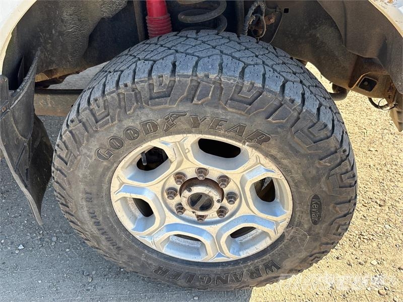 Ford F-350 XLT 4x4 Crew Cab Pickup Прочие фургоны