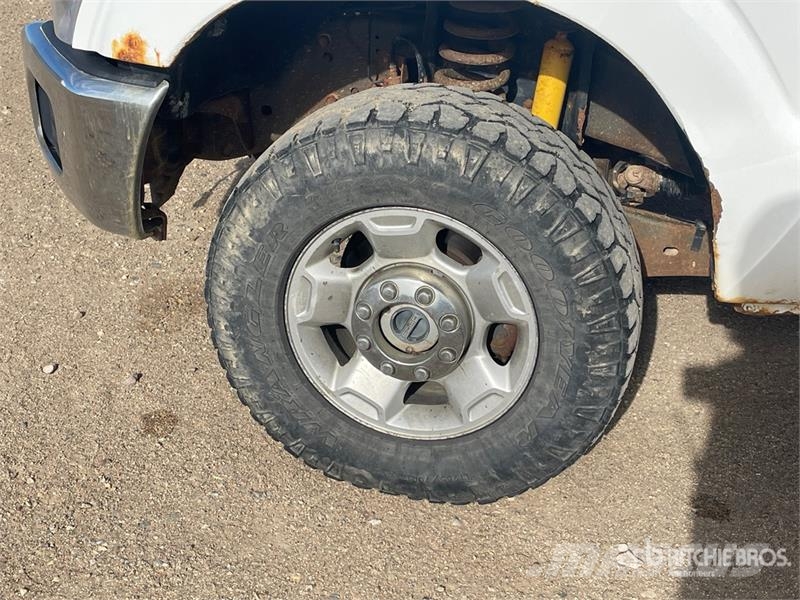 Ford F-350 XLT 4x4 Crew Cab SD Crew Cab 4WD Pickup Otras furgonetas