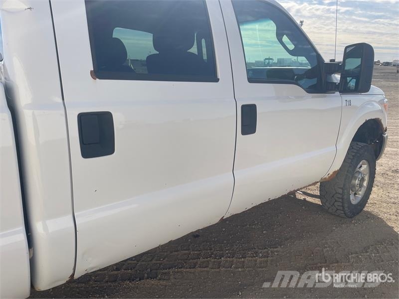 Ford F-350 XLT 4x4 Crew Cab SD Crew Cab 4WD Pickup Otras furgonetas