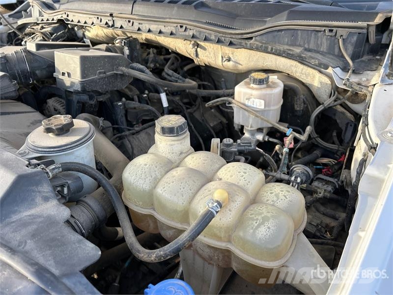 Ford F-350 XLT 4x4 Crew Cab Pickup أخرى